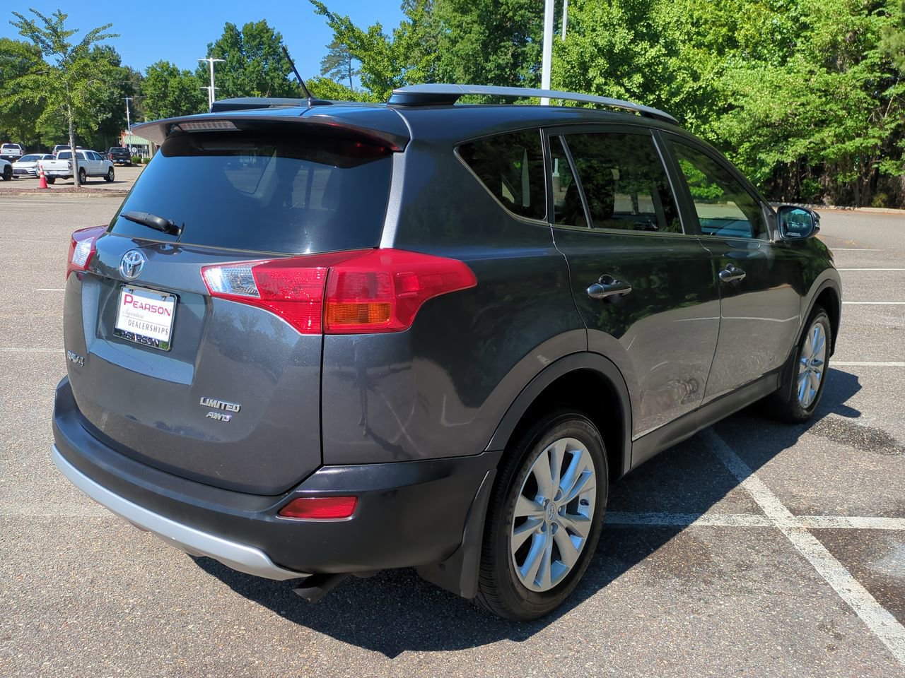 Used 2015 Toyota RAV4 Limited w/ Outdoor Package AWD/4WD image 4