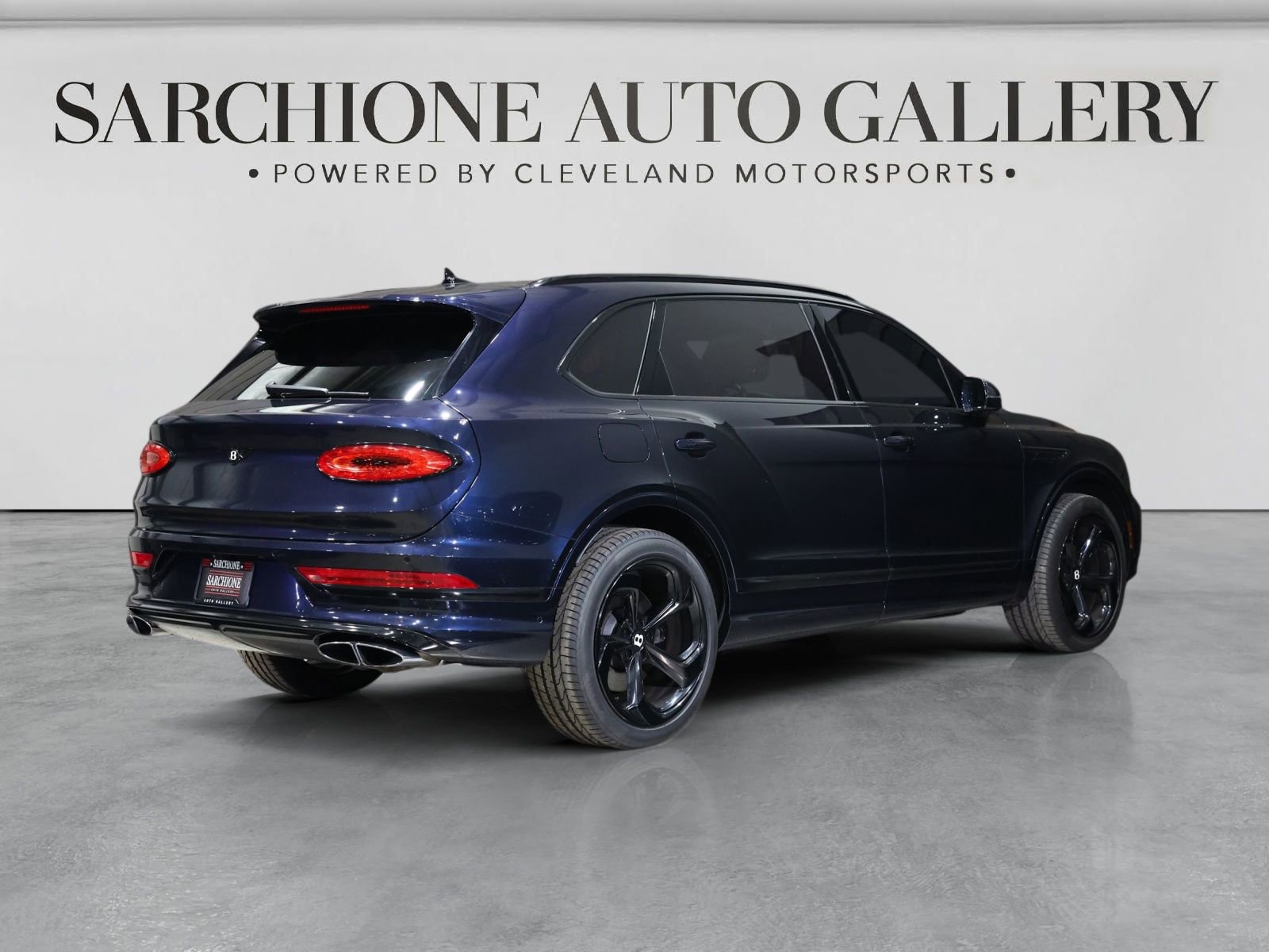 Used 2023 Bentley Bentayga Extended Wheelbase AWD/4WD image 2