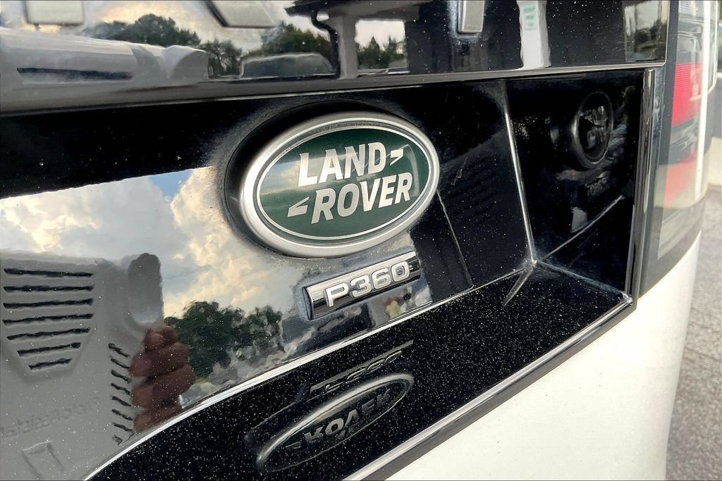 Used 2023 Land Rover Discovery HSE R-Dynamic AWD/4WD image 22
