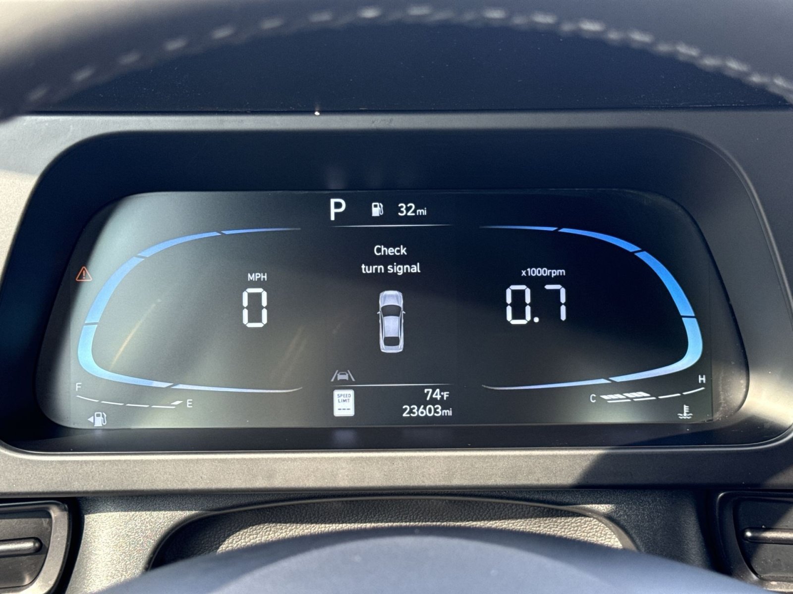 Used 2025 Hyundai Elantra Sport FWD image 17
