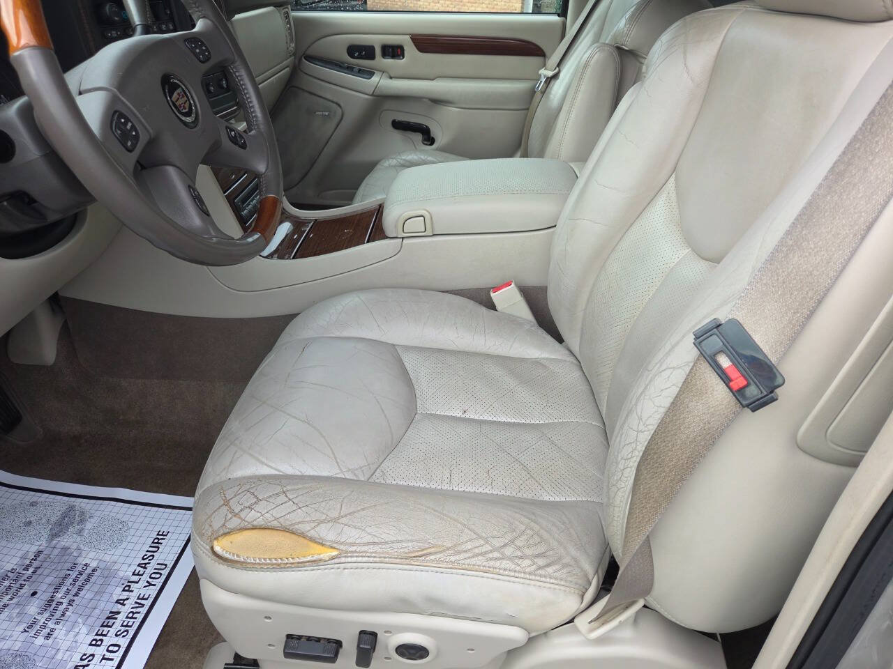 Used 2004 Cadillac Escalade AWD image 13