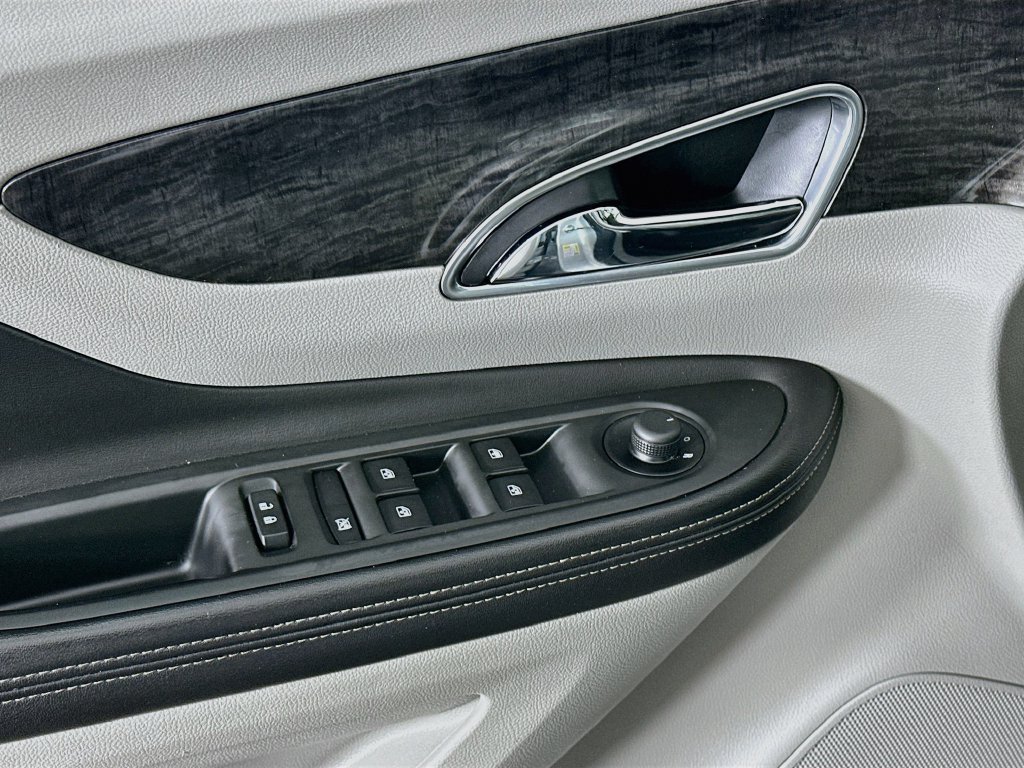 Used 2015 Buick Encore Convenience FWD image 19