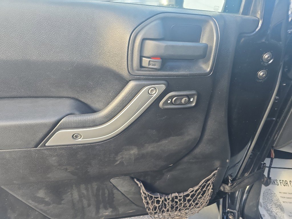 Used 2012 Jeep Wrangler Unlimited Sahara w/ Dual Top Group image 18