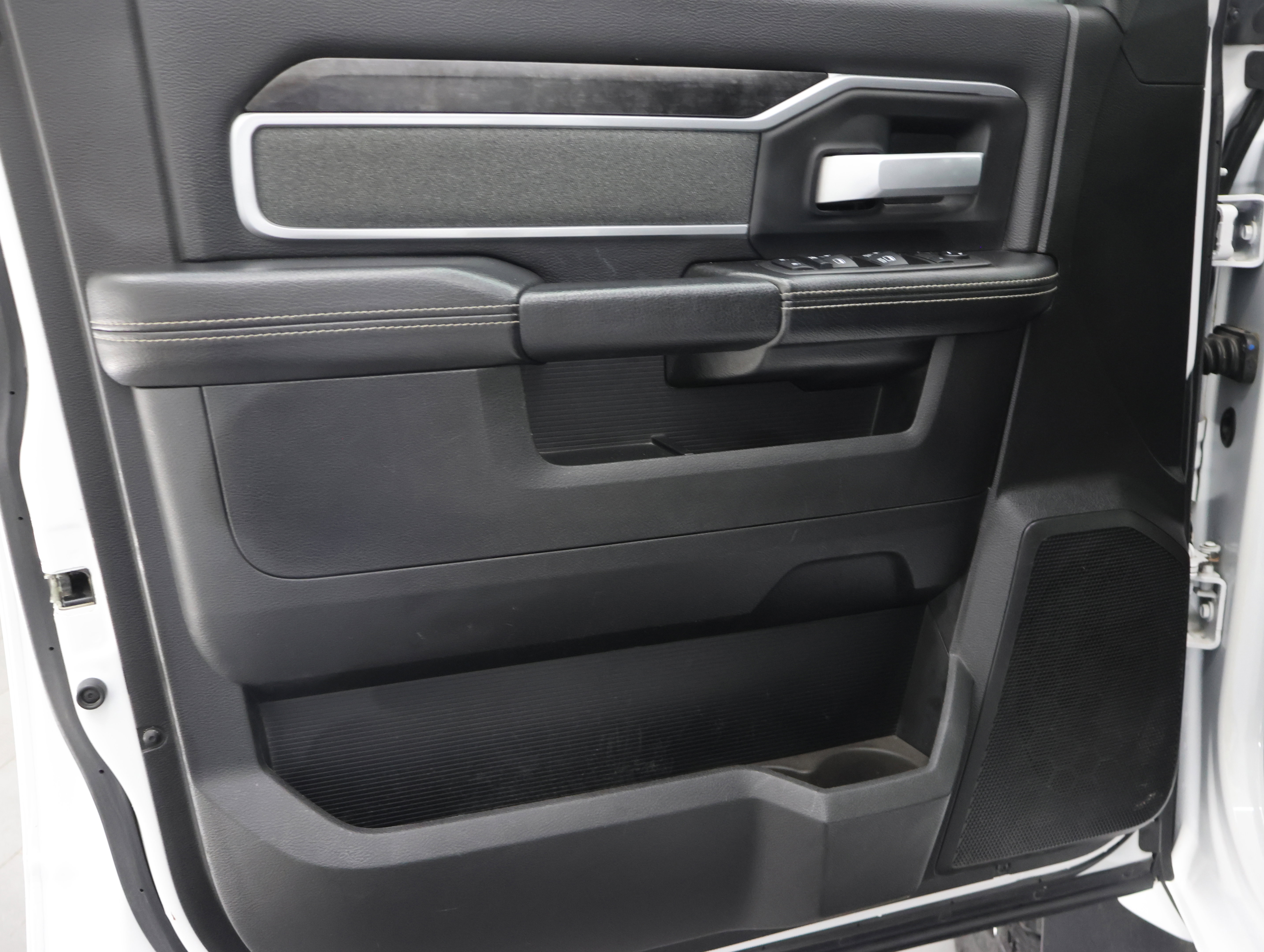 Used 2022 RAM 2500 Big Horn w/ Night Edition AWD/4WD image 40