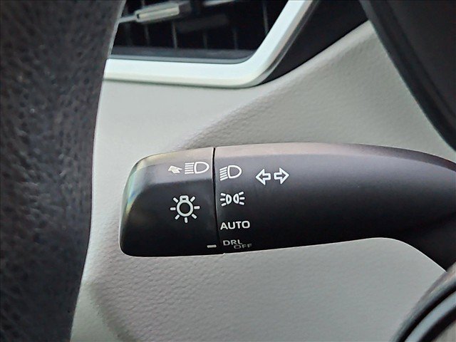 Used 2020 Toyota Corolla L FWD image 21