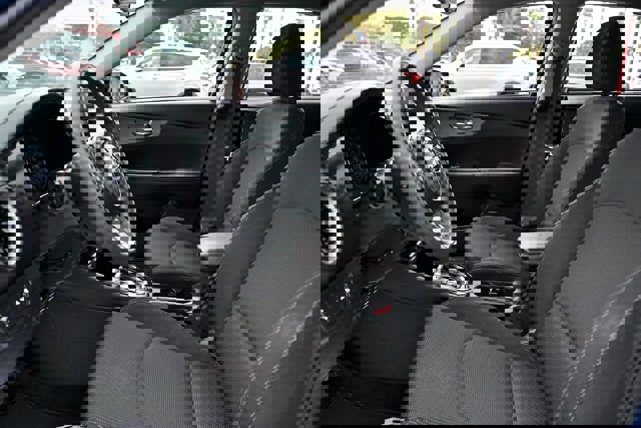 Used 2021 Kia Forte LXS image 7