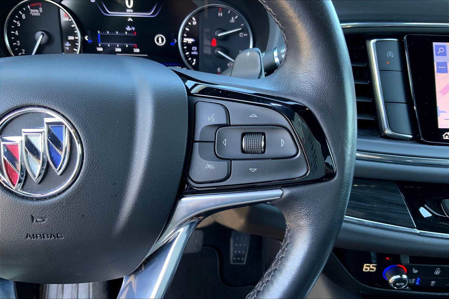 Used 2024 Buick Enclave Premium image 39