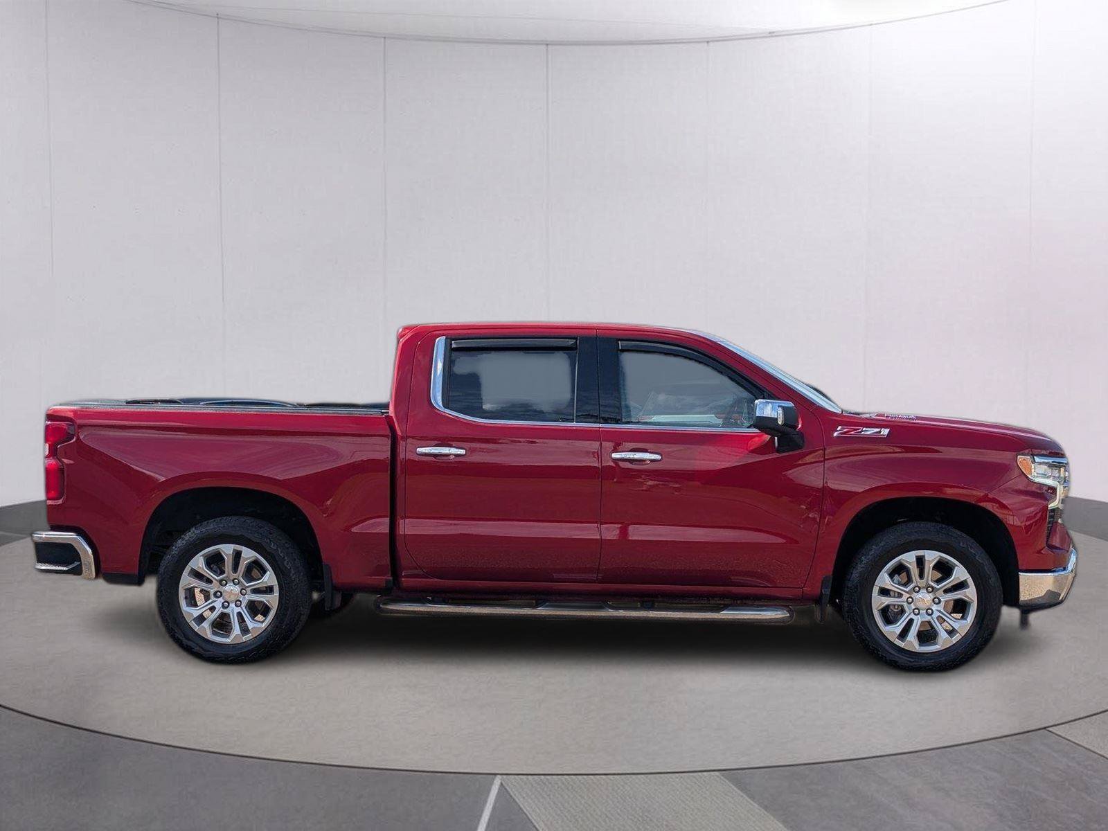 Used 2025 Chevrolet Silverado 1500 LTZ w/ LTZ Premium Package AWD/4WD image 8