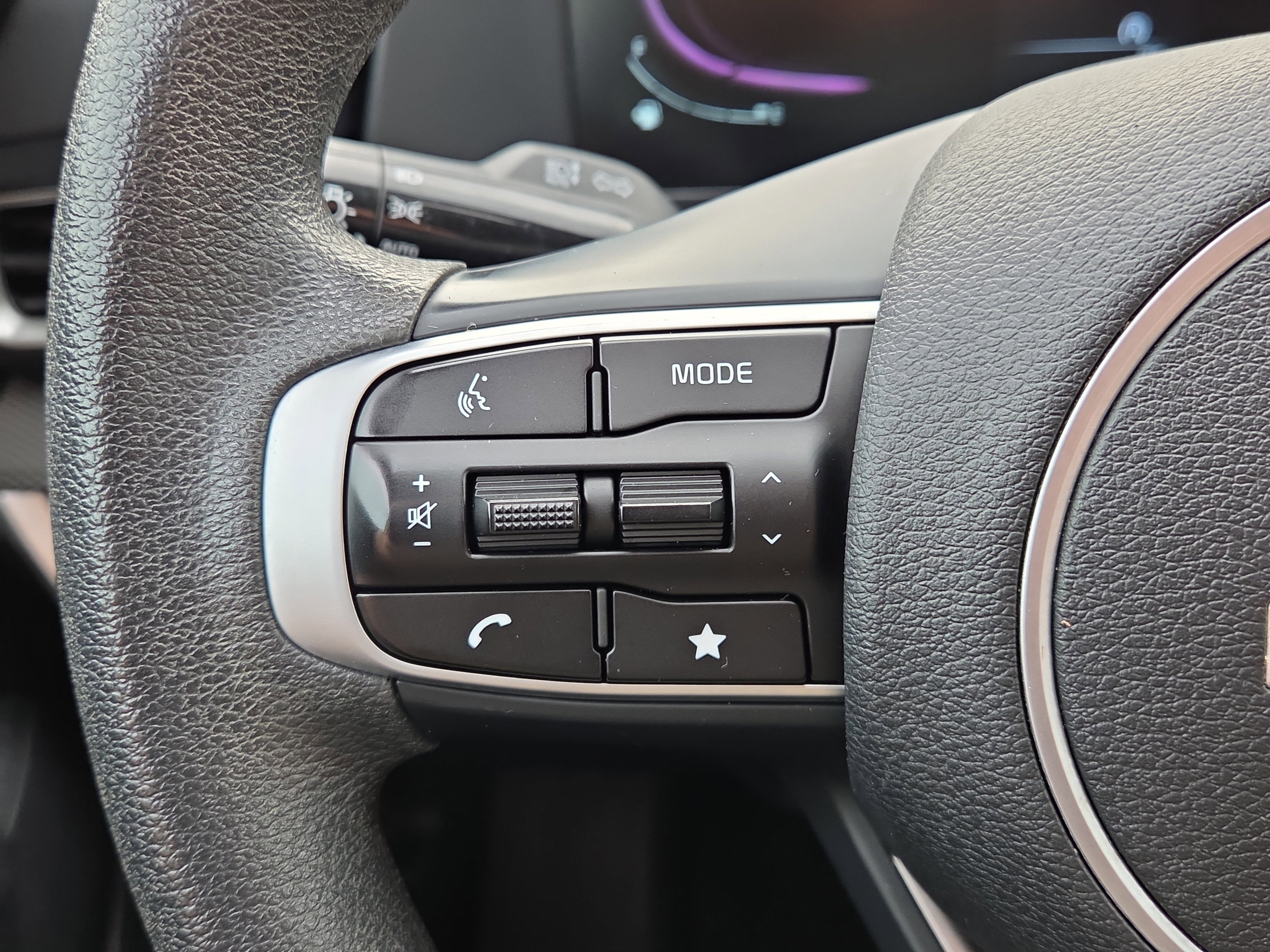 Used 2024 Kia Sportage LX image 12