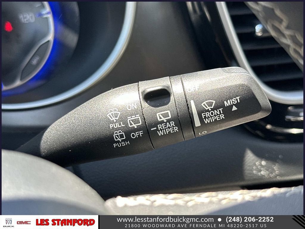 Used 2023 Chrysler Pacifica Touring-L FWD image 26