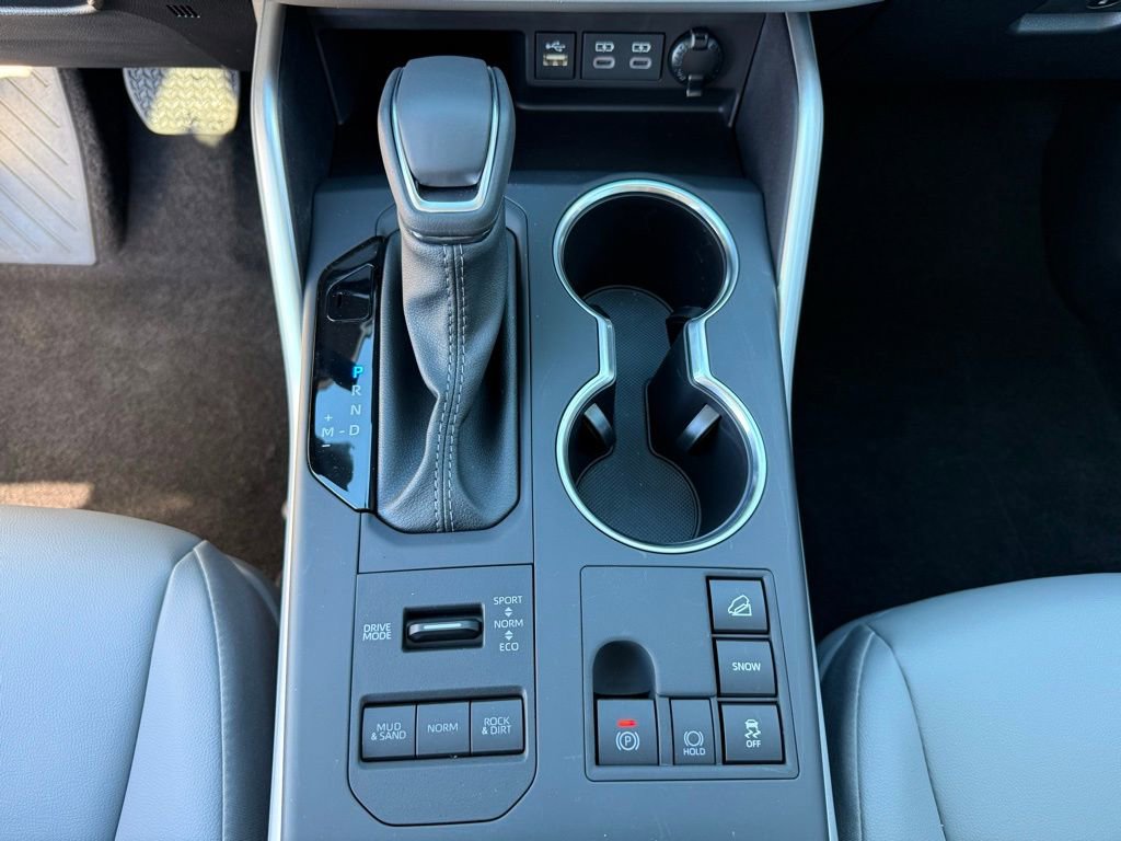 Used 2026 Toyota Highlander XLE image 17