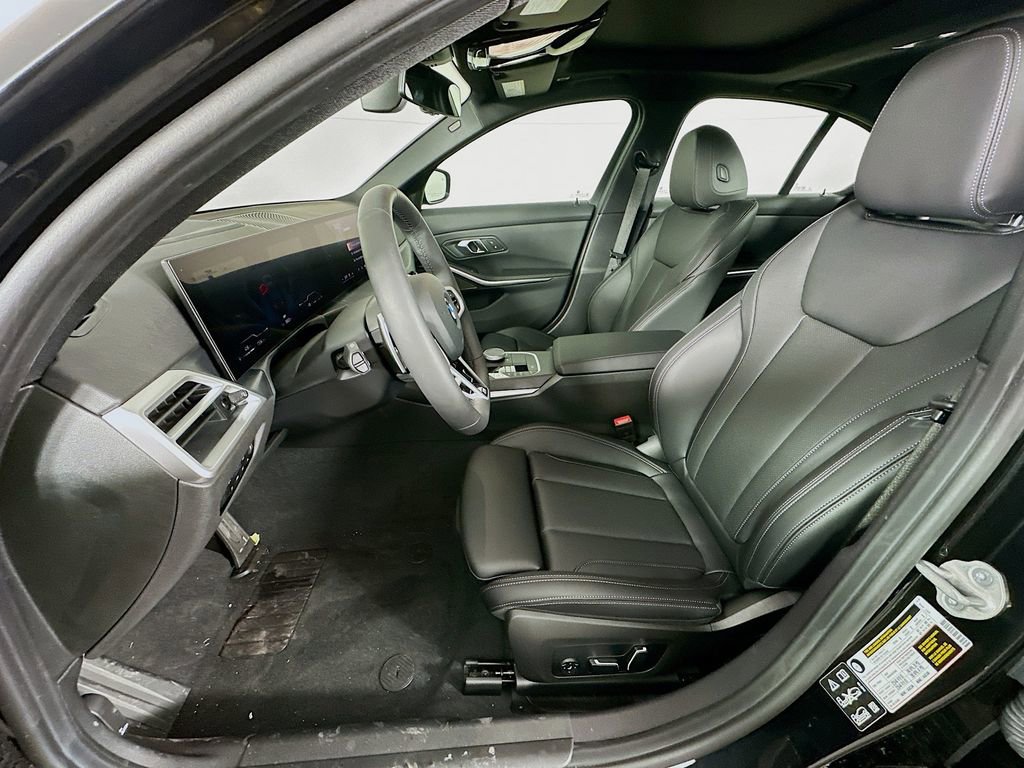 New 2026 BMW 330i xDrive Sedan w/ M Sport Package image 28