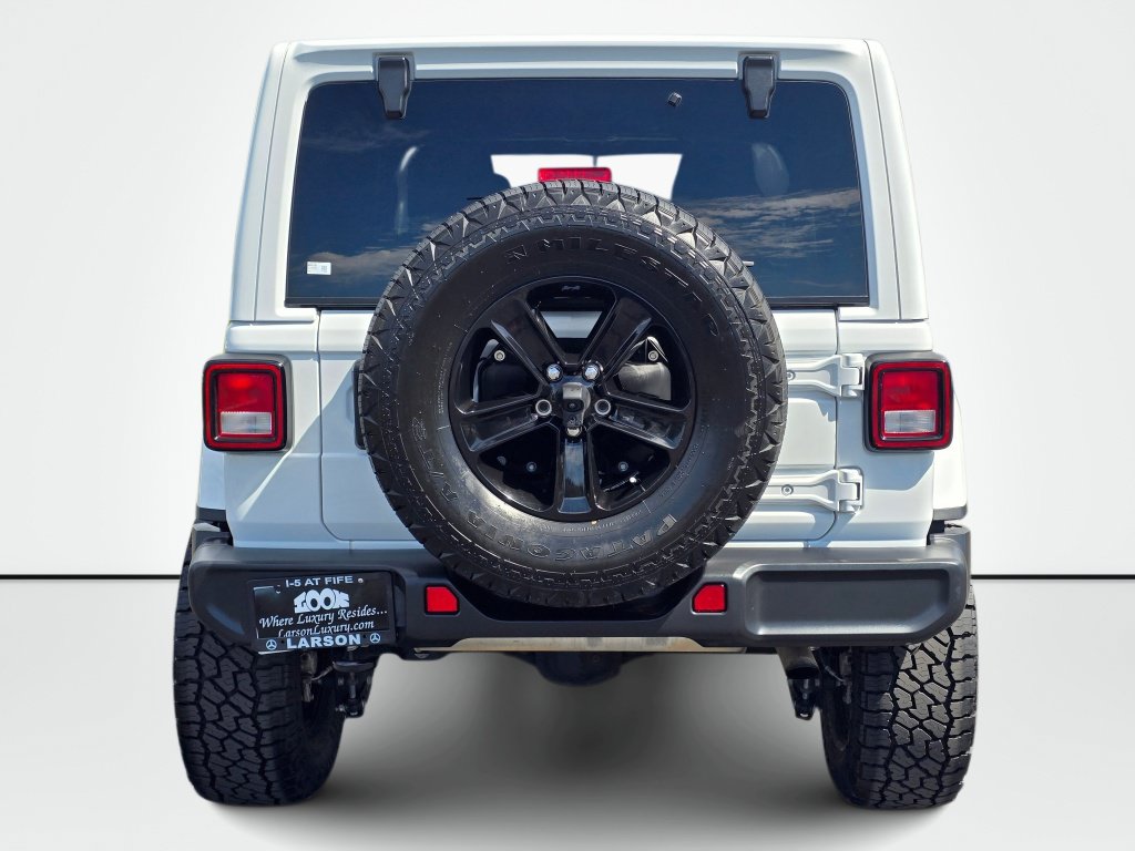 Used 2022 Jeep Wrangler Unlimited Sahara AWD/4WD image 11