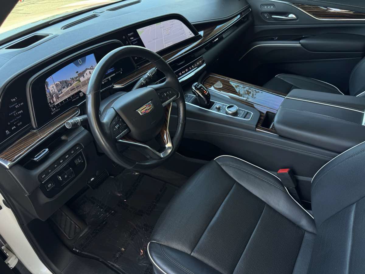 Used 2021 Cadillac Escalade Premium Luxury w/ Driver Assist Tech Package AWD/4WD image 16