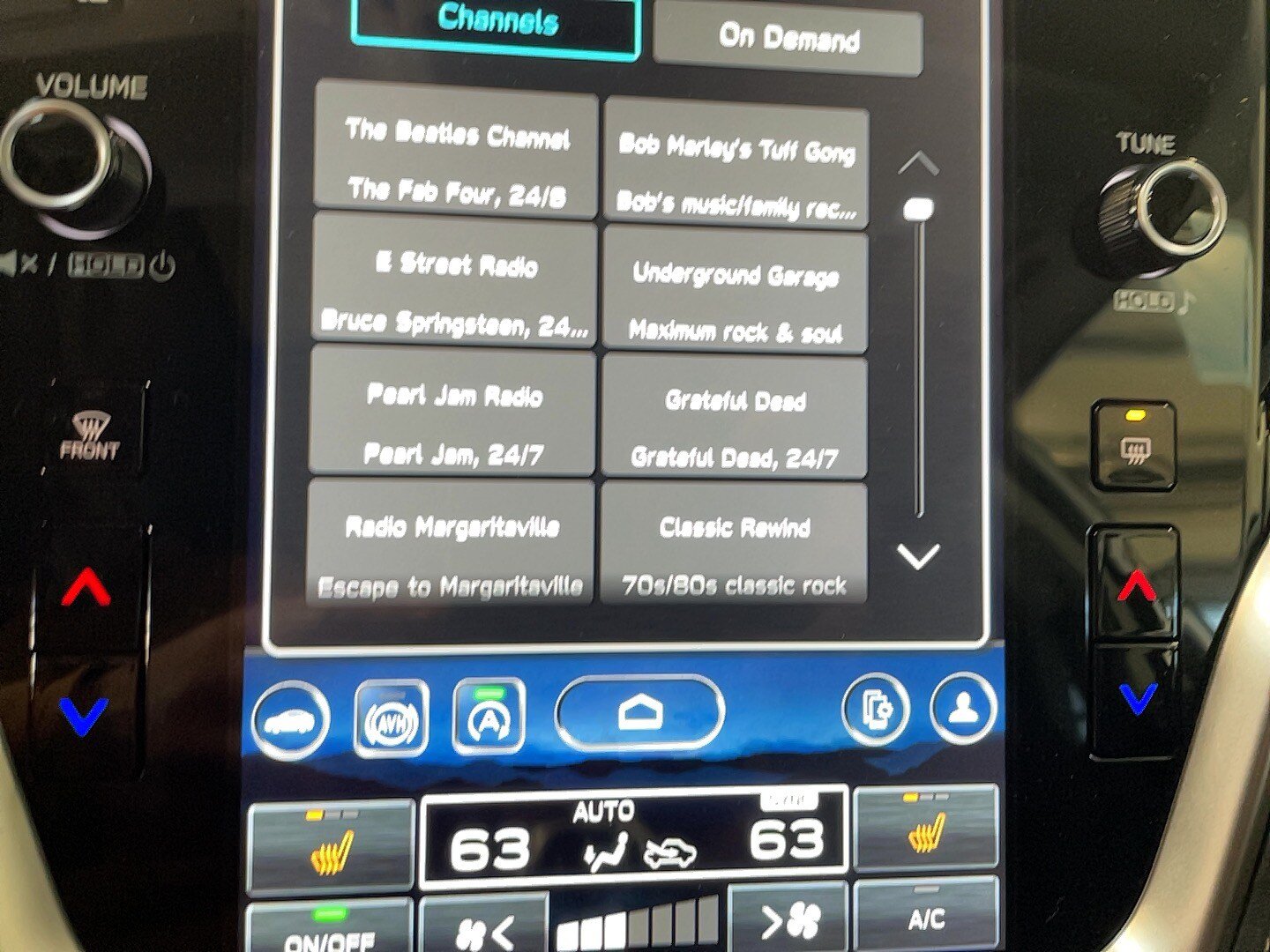 Used 2025 Subaru Outback Limited AWD/4WD image 16
