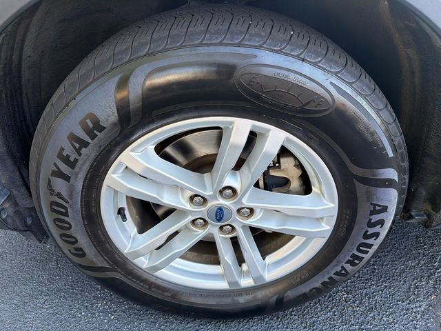 Used 2020 Ford Explorer XLT w/ Equipment Group 202A AWD/4WD image 11