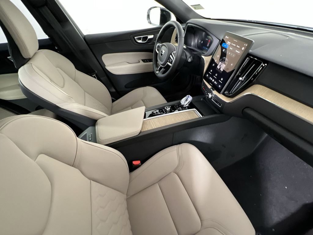 New 2026 Volvo XC60 B5 Plus w/ Protection Package Premier image 25