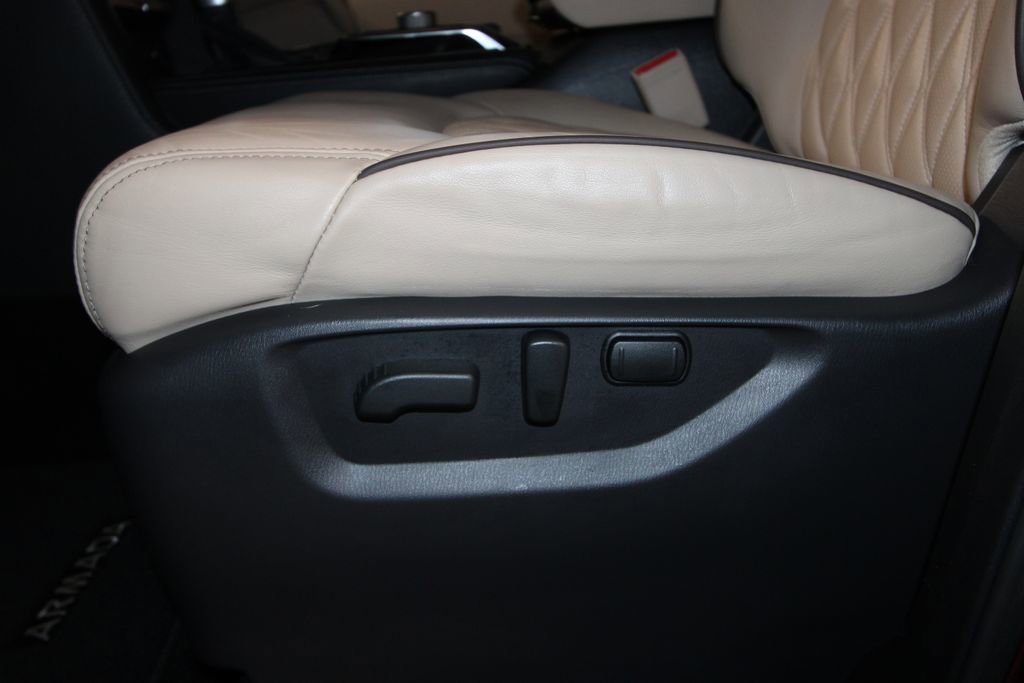 Used 2024 Nissan Armada Platinum w/ Captain's Chairs Package image 9