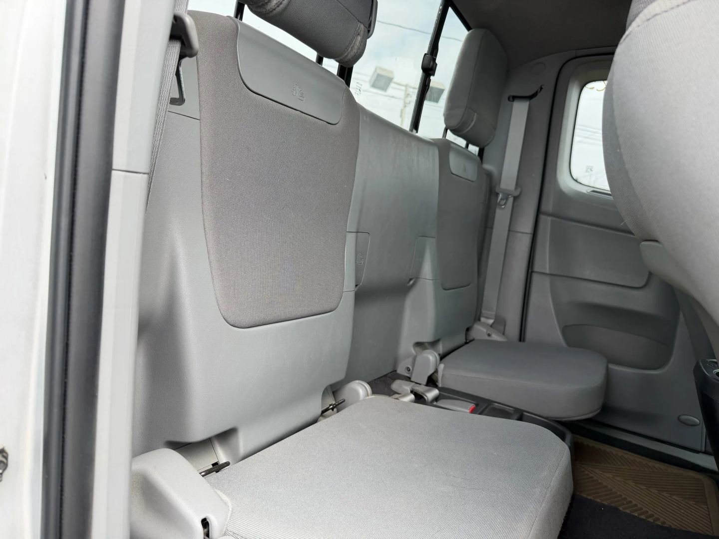 Used 2013 Toyota Tacoma 2WD Access Cab w/ SR5 Pkg image 16