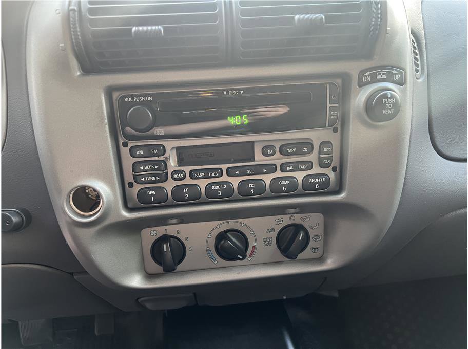 Used 2001 Ford Explorer Sport Trac 2WD image 18