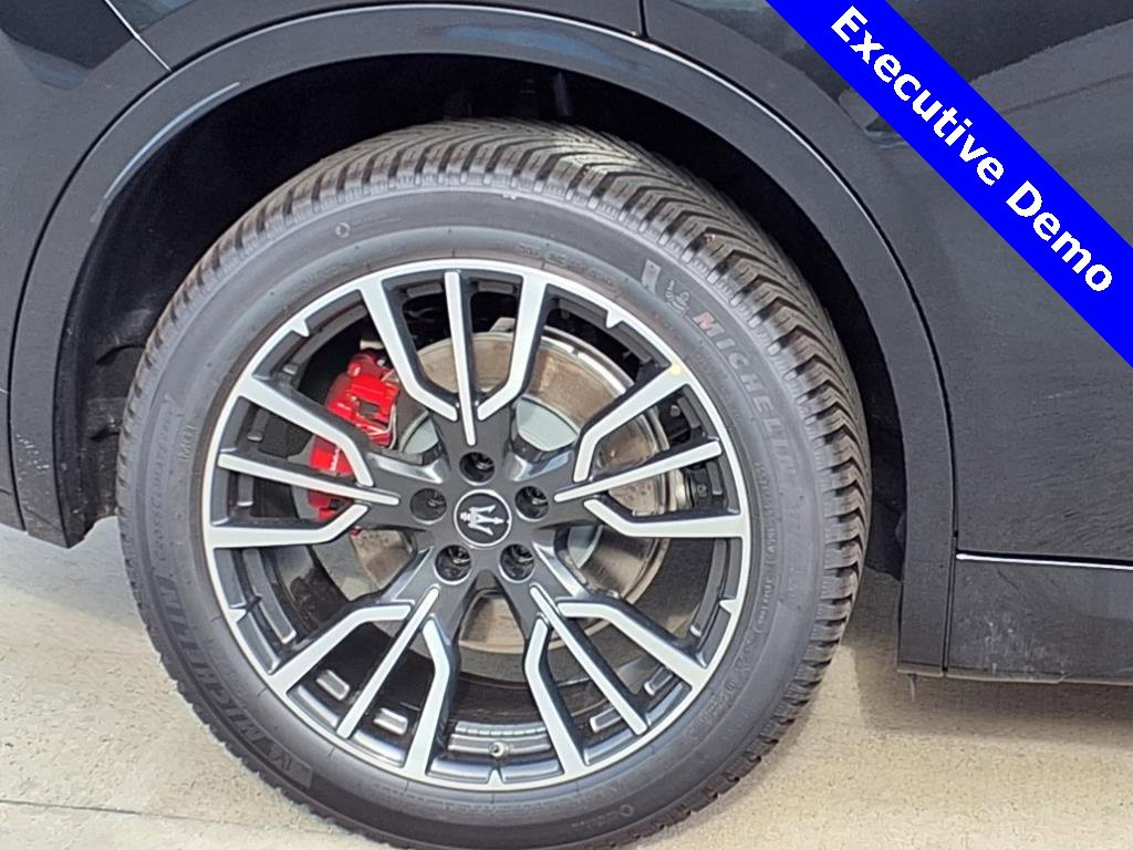 New 2025 Maserati Grecale GT image 6