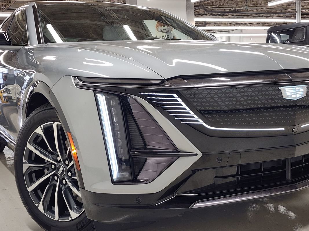 Used 2024 Cadillac Lyriq Sport image 36