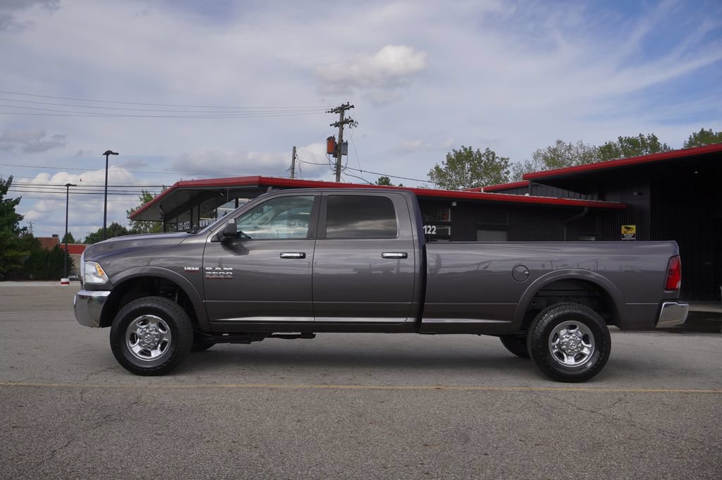 Used 2015 RAM 3500 SLT w/ Luxury Group AWD/4WD image 4