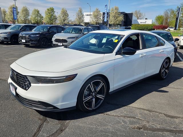 Used 2024 Honda Accord Sport image 3