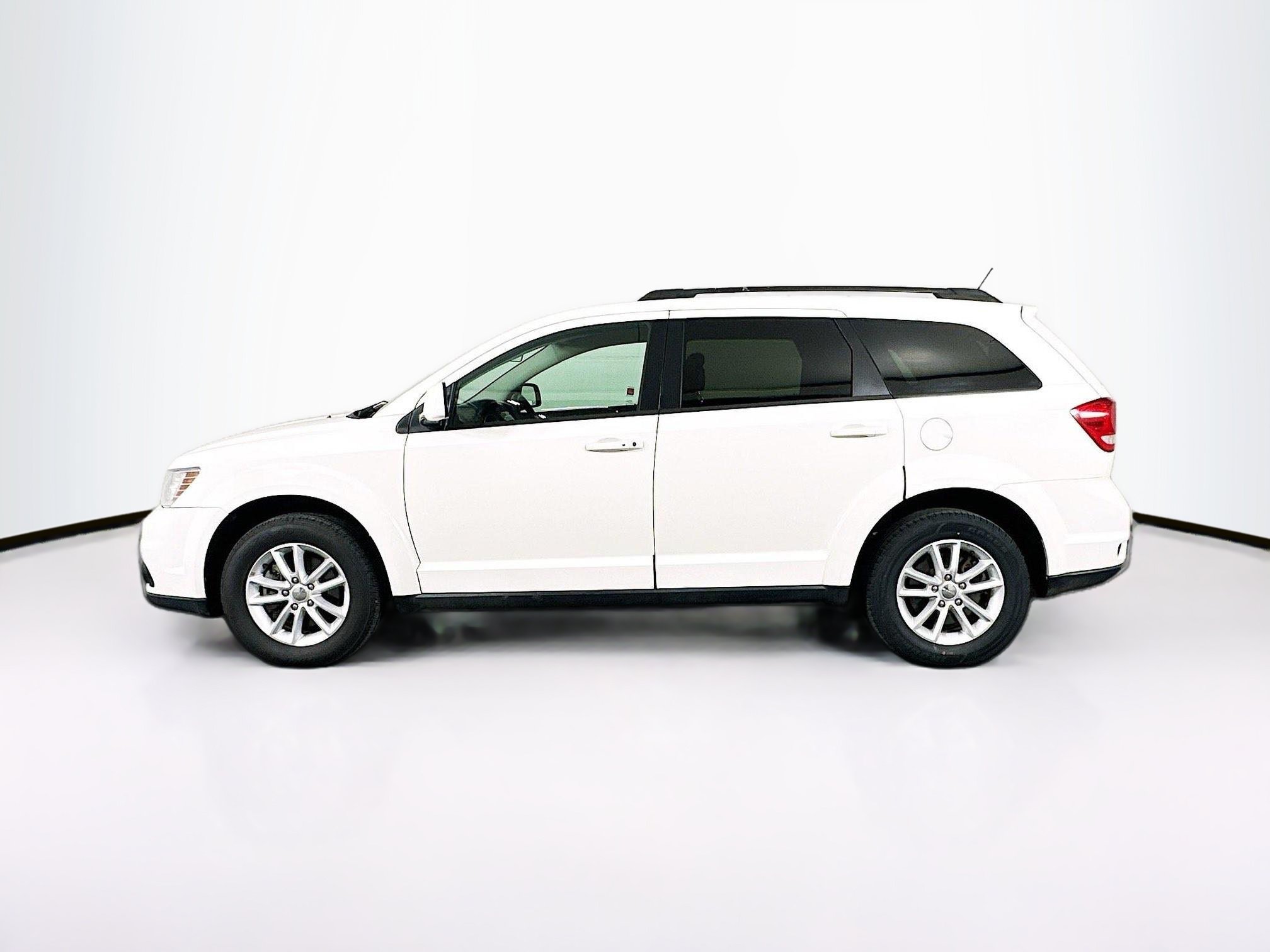 Used 2017 Dodge Journey SXT w/ Comfort/Convenience Group FWD image 4