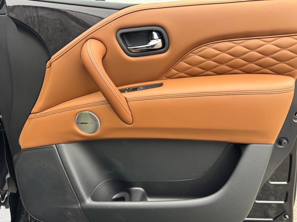 Used 2024 INFINITI QX80 Sensory image 27