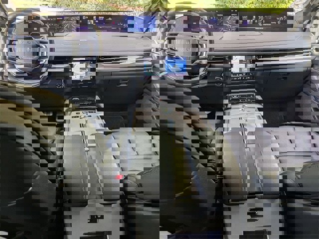 New 2025 Lincoln Navigator Reserve w/ Jet Appearance Package image 5