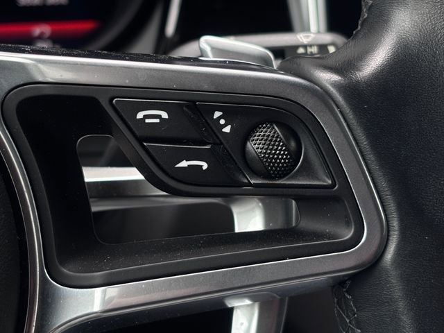 Certified 2021 Porsche Macan image 17