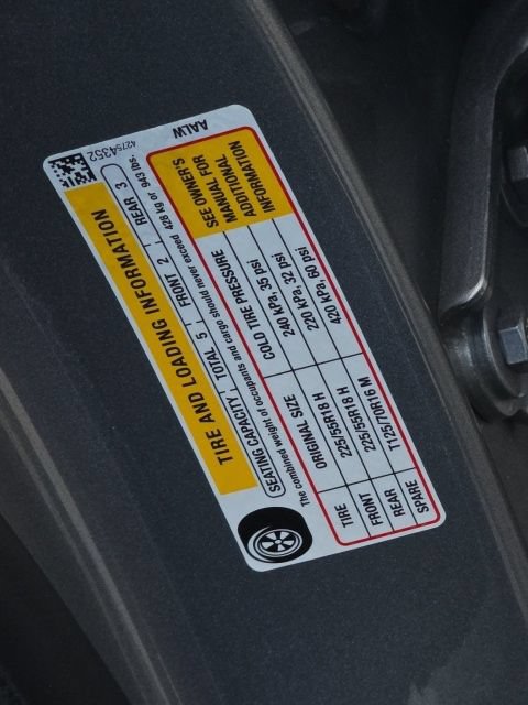 Used 2024 Chevrolet Trax RS FWD image 29