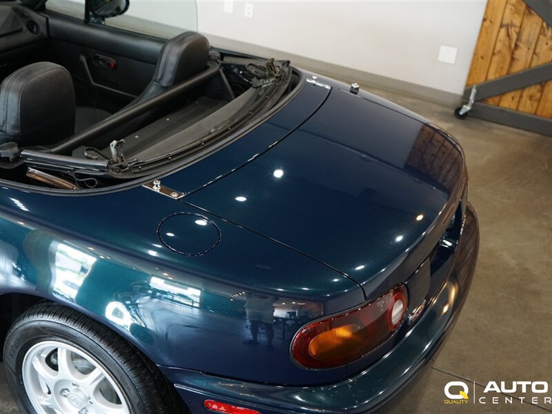 Used 1996 MAZDA MX-5 Miata RWD image 11