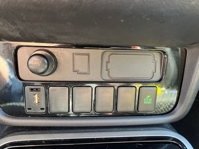 Used 2020 Mitsubishi Outlander ES FWD image 20