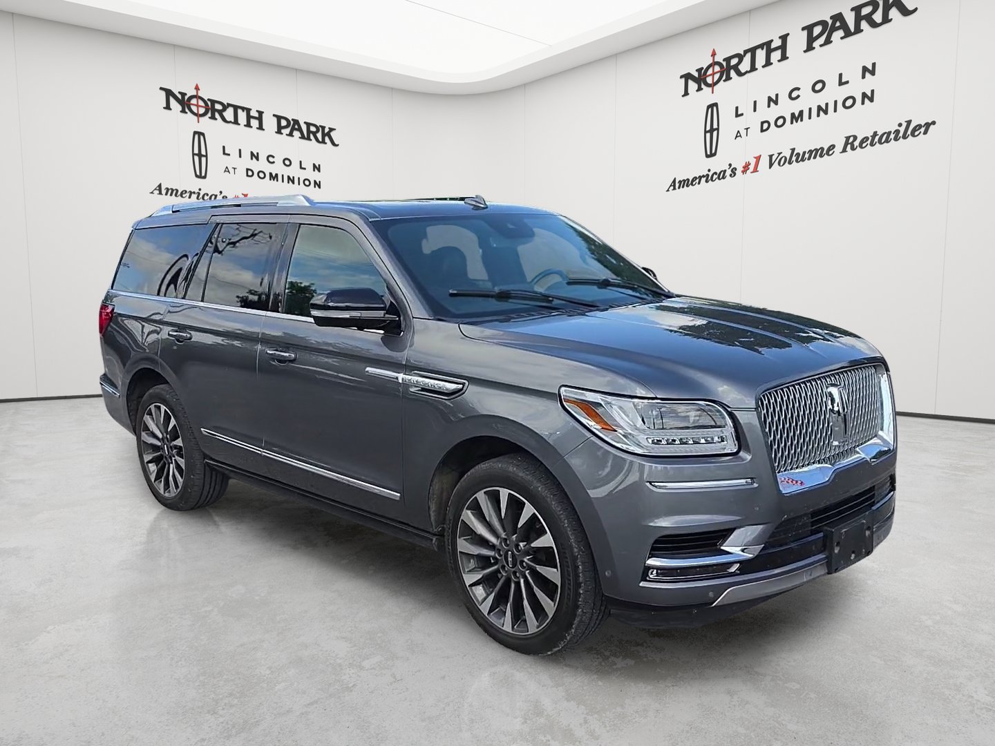 Used 2021 Lincoln Navigator Reserve w/ Luxury Package AWD/4WD image 7