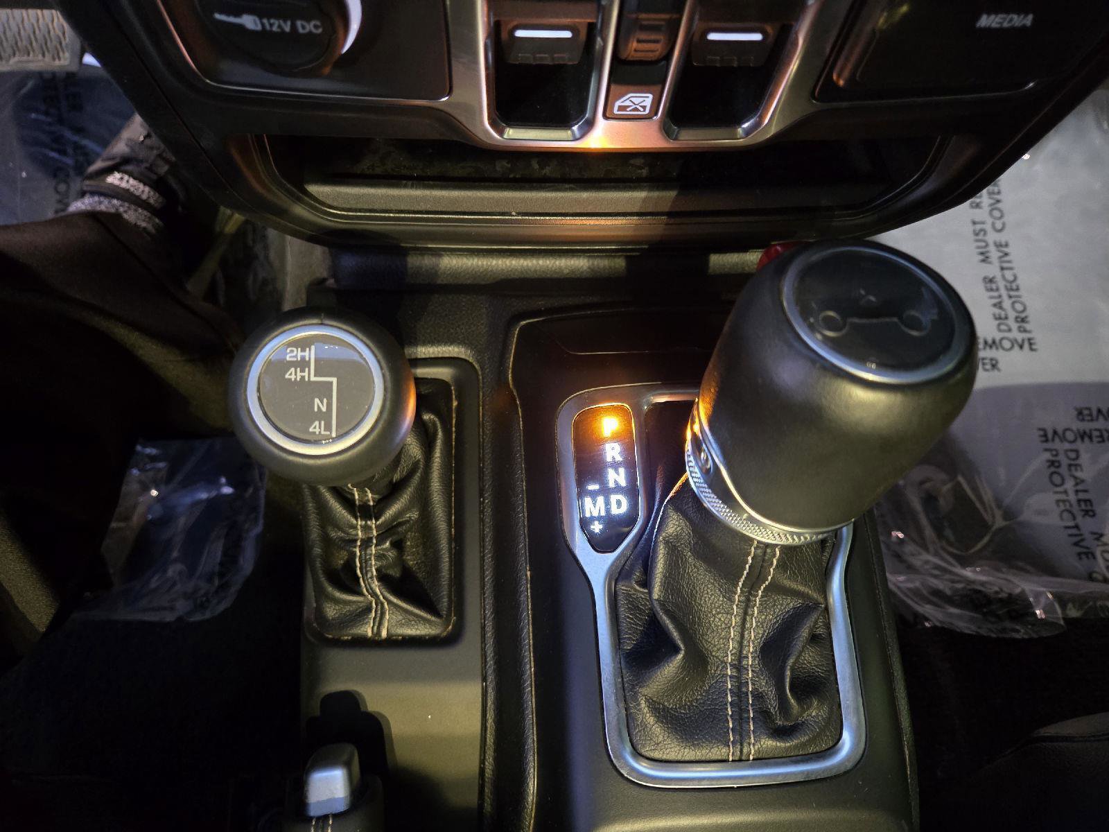 Used 2019 Jeep Wrangler Unlimited Sahara image 40