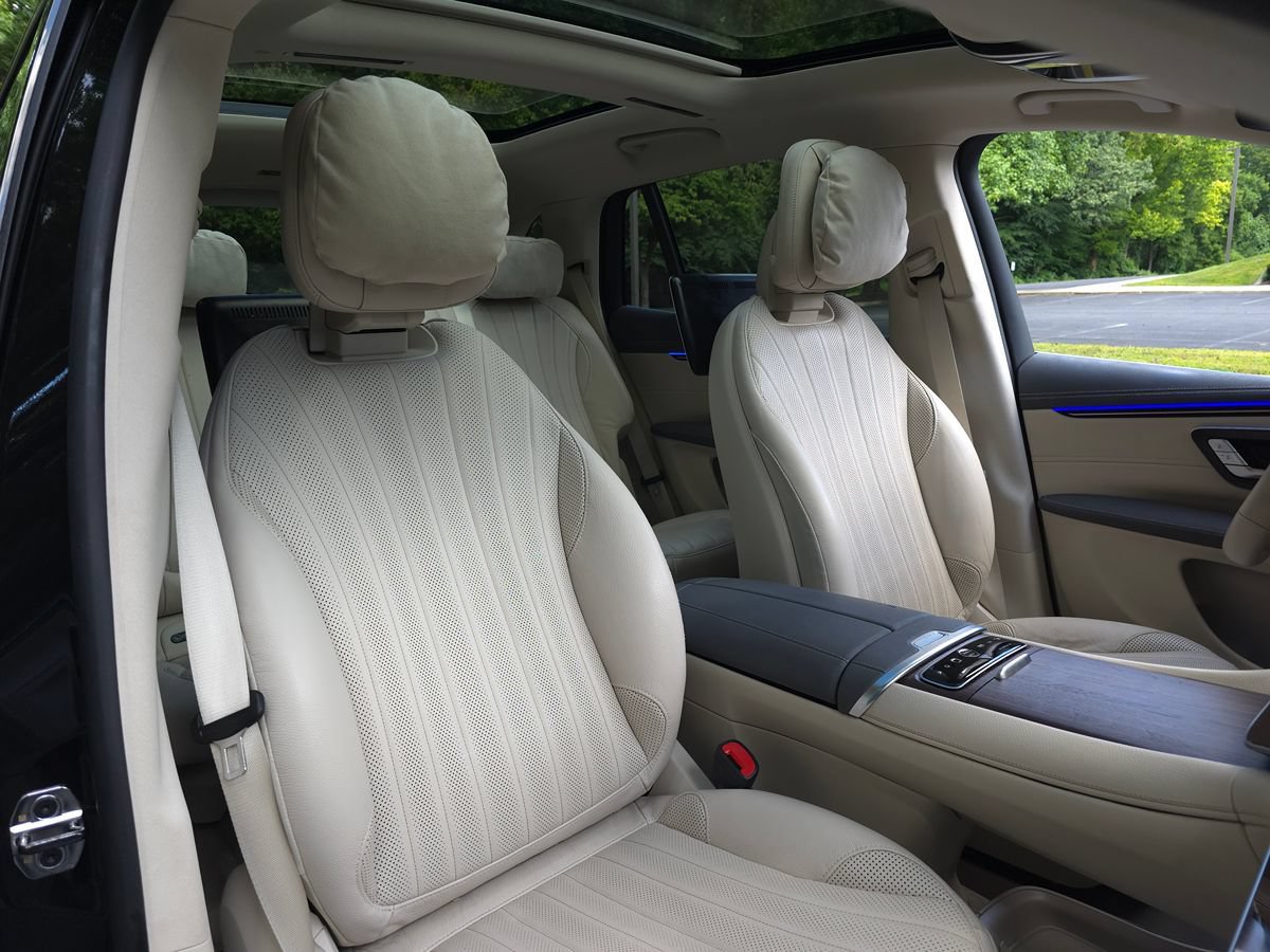 Used 2023 Mercedes-Benz EQS 580 4MATIC SUV image 21
