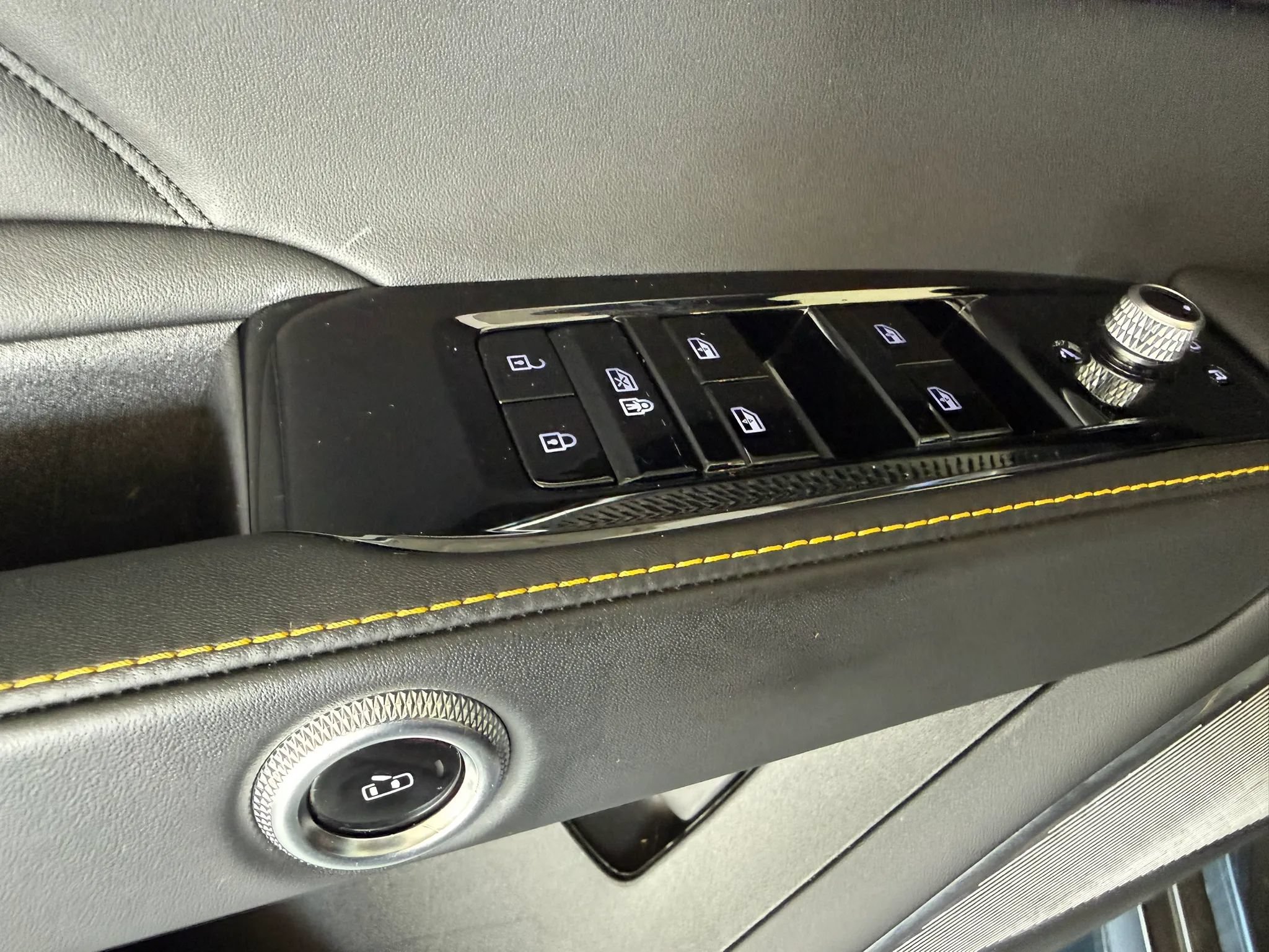 Used 2023 Maserati Grecale Modena AWD/4WD image 28