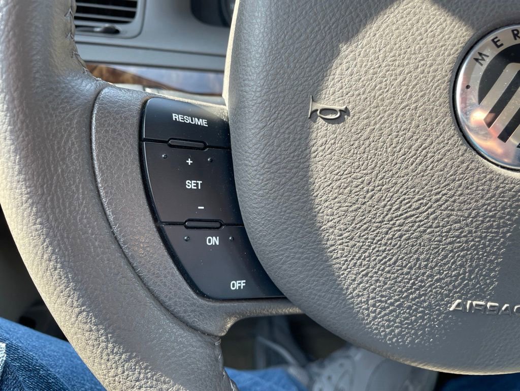 Used 2010 Mercury Grand Marquis LS RWD image 22