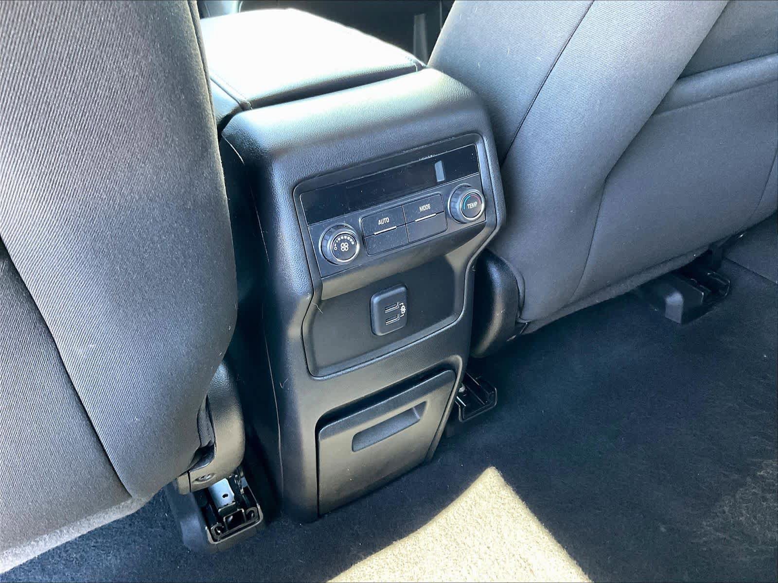 Used 2019 GMC Acadia SLE image 34