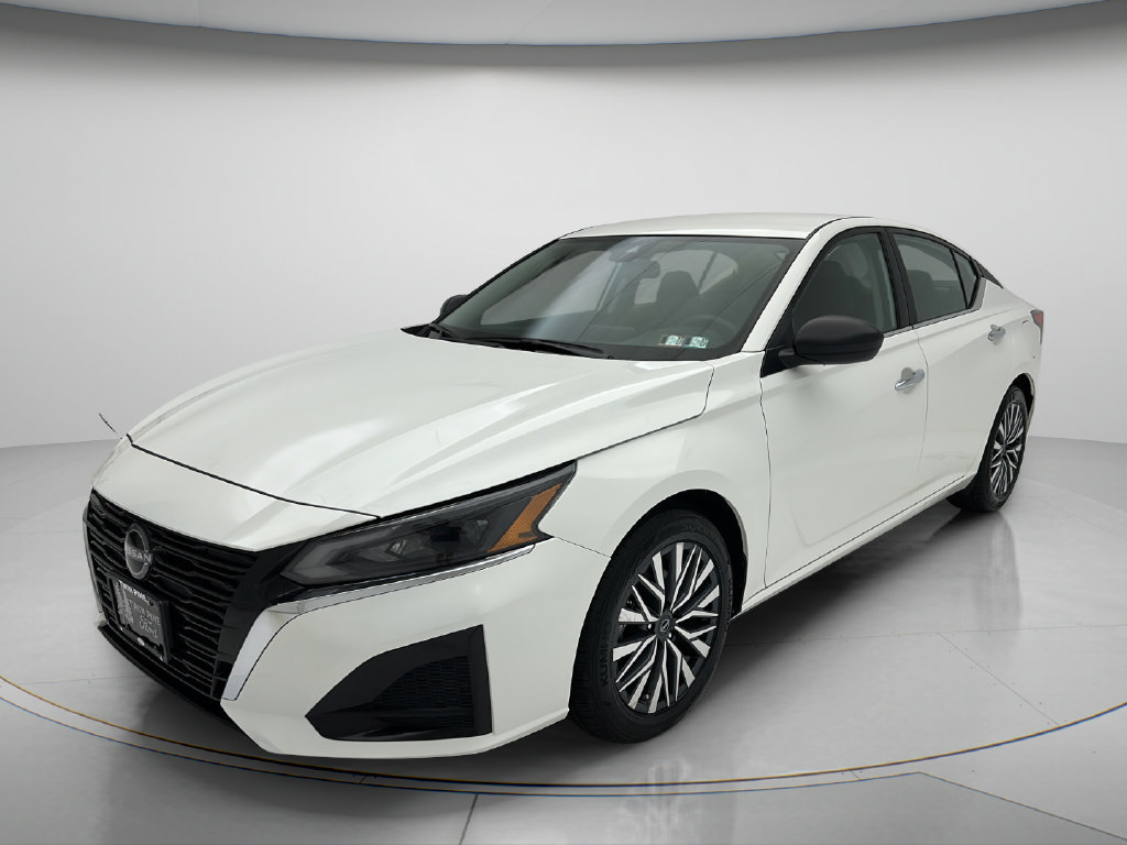 Used 2025 Nissan Altima 2.5 SV FWD image 3