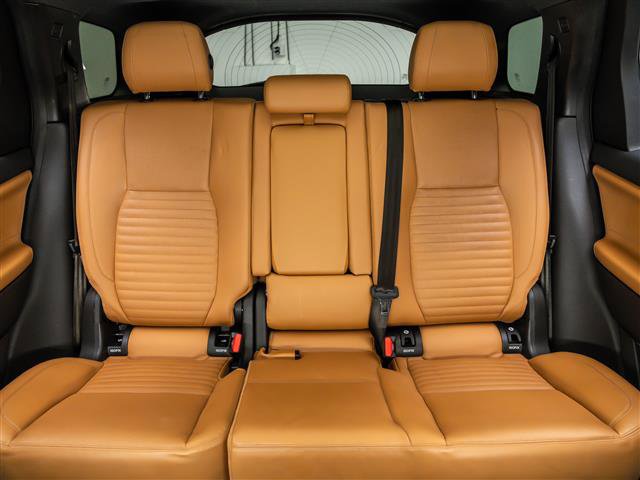 Used 2019 Land Rover Discovery Sport HSE Luxury image 17