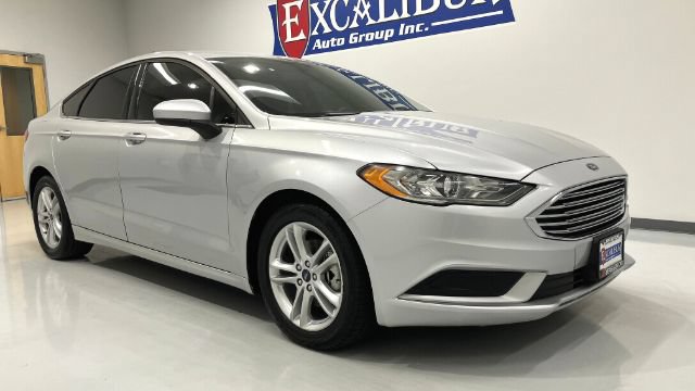 Used 2018 Ford Fusion SE w/ Fusion SE Technology Package FWD image 6
