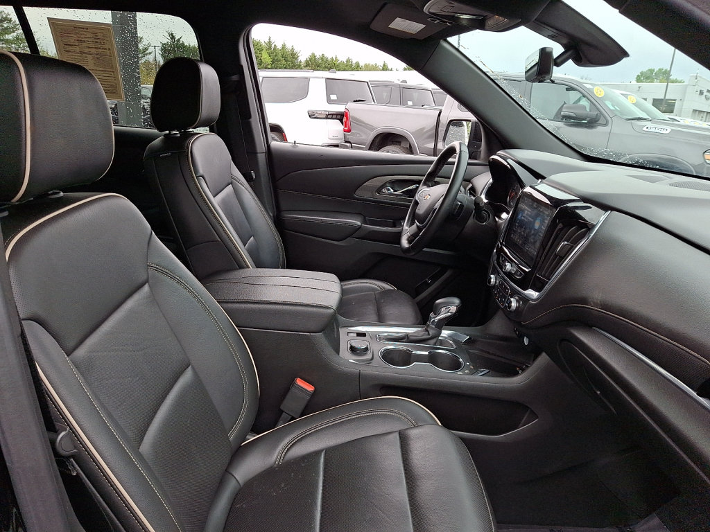 Used 2023 Chevrolet Traverse Premier AWD/4WD image 12