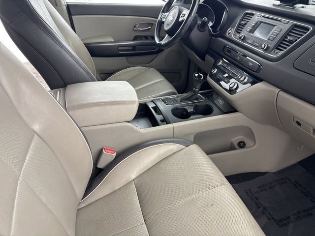 Used 2017 Kia Sedona LX w/ LX Essentials Premium Package FWD image 23