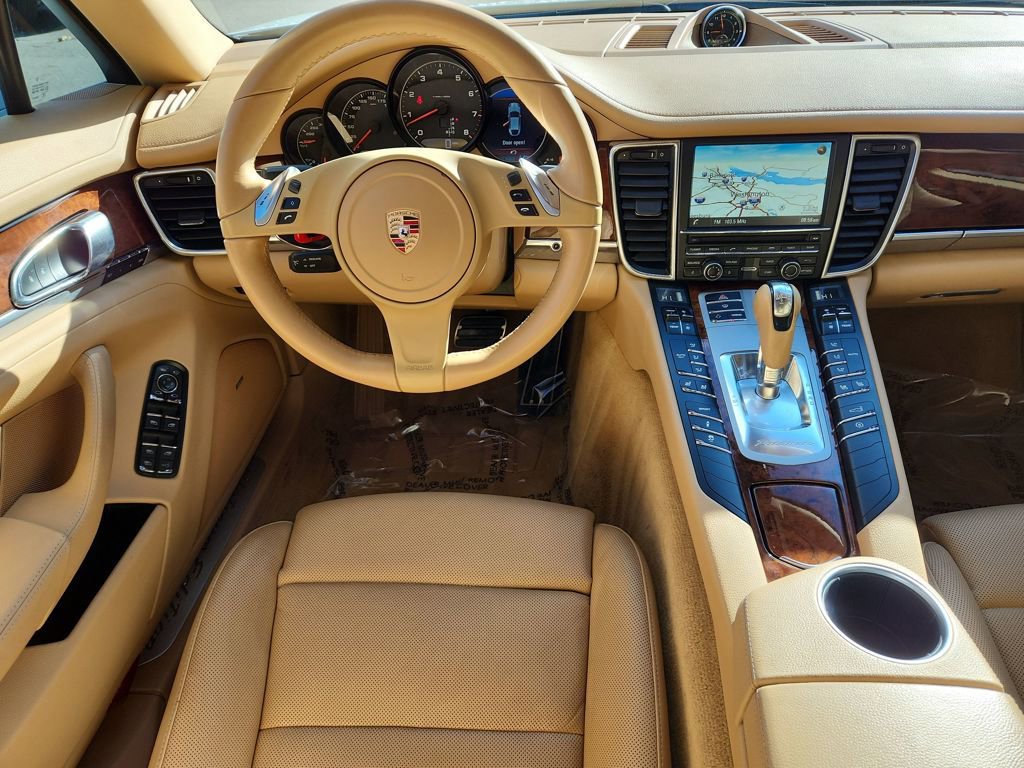 Used 2013 Porsche Panamera 4 Platinum Edition image 4