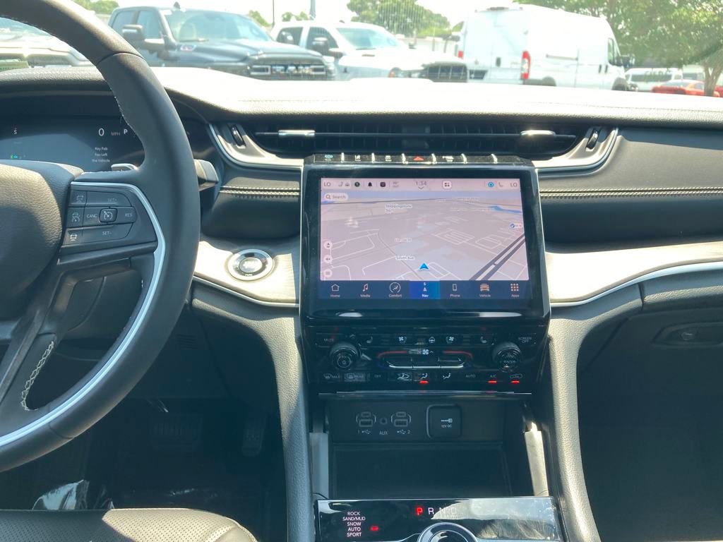 New 2024 Jeep Grand Cherokee Limited 4xe w/ Luxury Tech Group II image 20