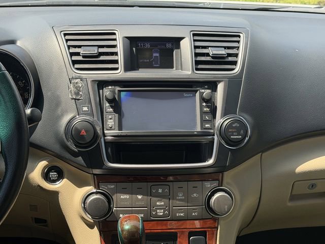 Used 2013 Toyota Highlander Limited FWD image 15