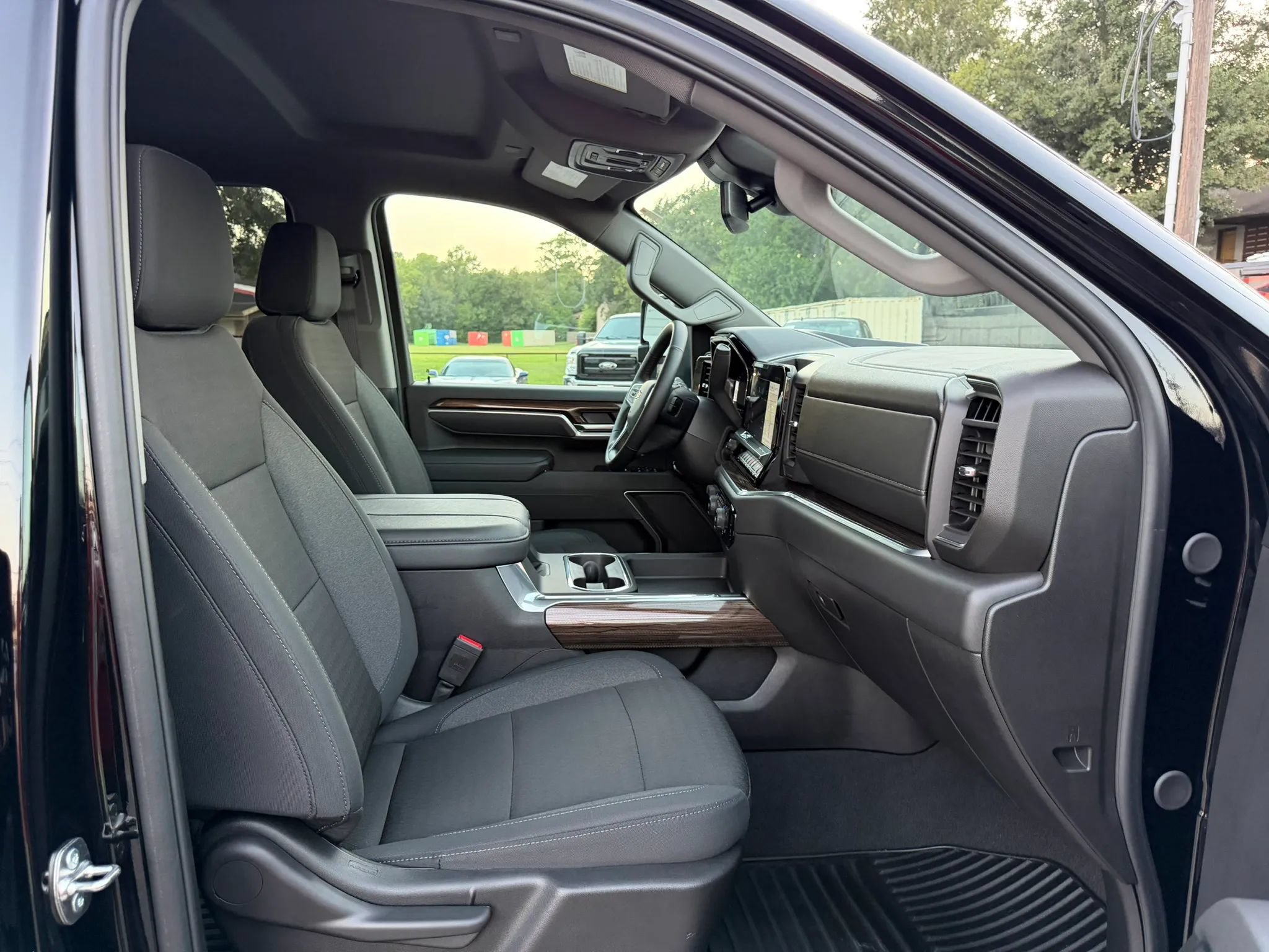 Used 2025 Chevrolet Silverado 2500 LT w/ Safety Package AWD/4WD image 23